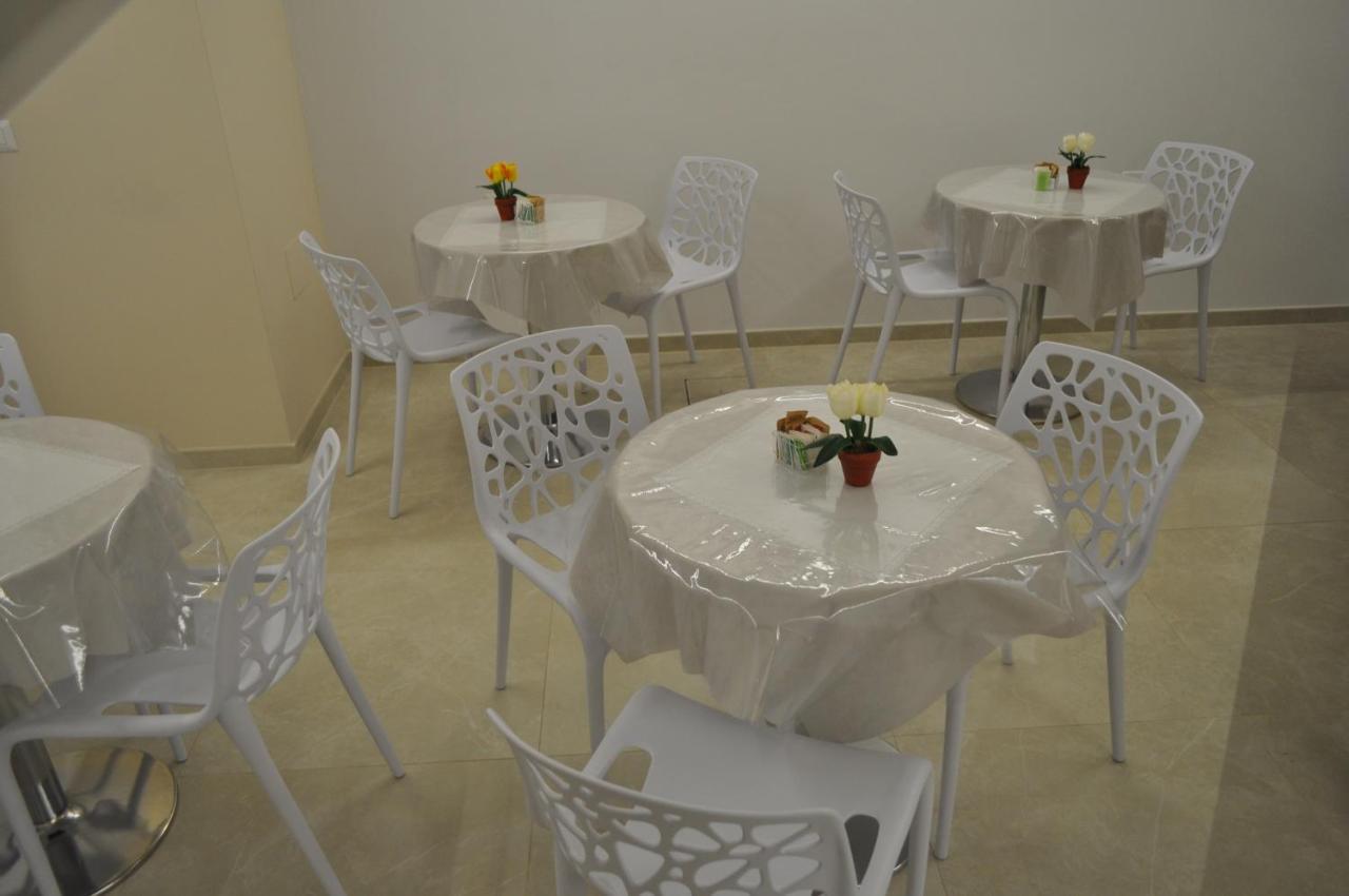 In & Out Matera Hotel ภายนอก รูปภาพ